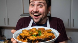 Wielkie gotowanie w Strefie Food Chefa - To będzie niedziela pełna pysznych smaków i aromatycznych zapachów! 26 maja w Magnolia Park pojawią się zwyciężczyni i finaliści programu Master Chef, aby zdradzić tajniki światowych kuchni, podczas warsztatów „Strefa Food Chefa”.