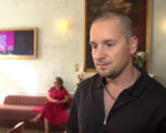 Krzysztof Zalewski: Andrzej Smolik ma genialne poczucie humoru. Na próbach raczy nas anegdotami i zawsze po prostu płaczę ze śmiechu