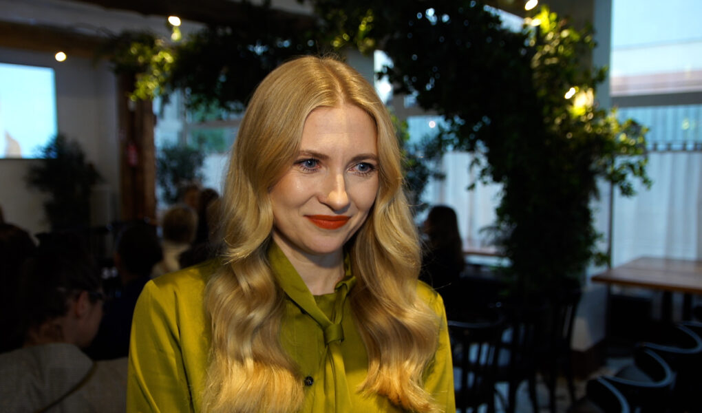 Karolina Chapko: Nie jestem wielką fanką celebrowania świąt w tradycyjny sposób. U mnie prezenty będą nie pod choinką, ale pod palmą